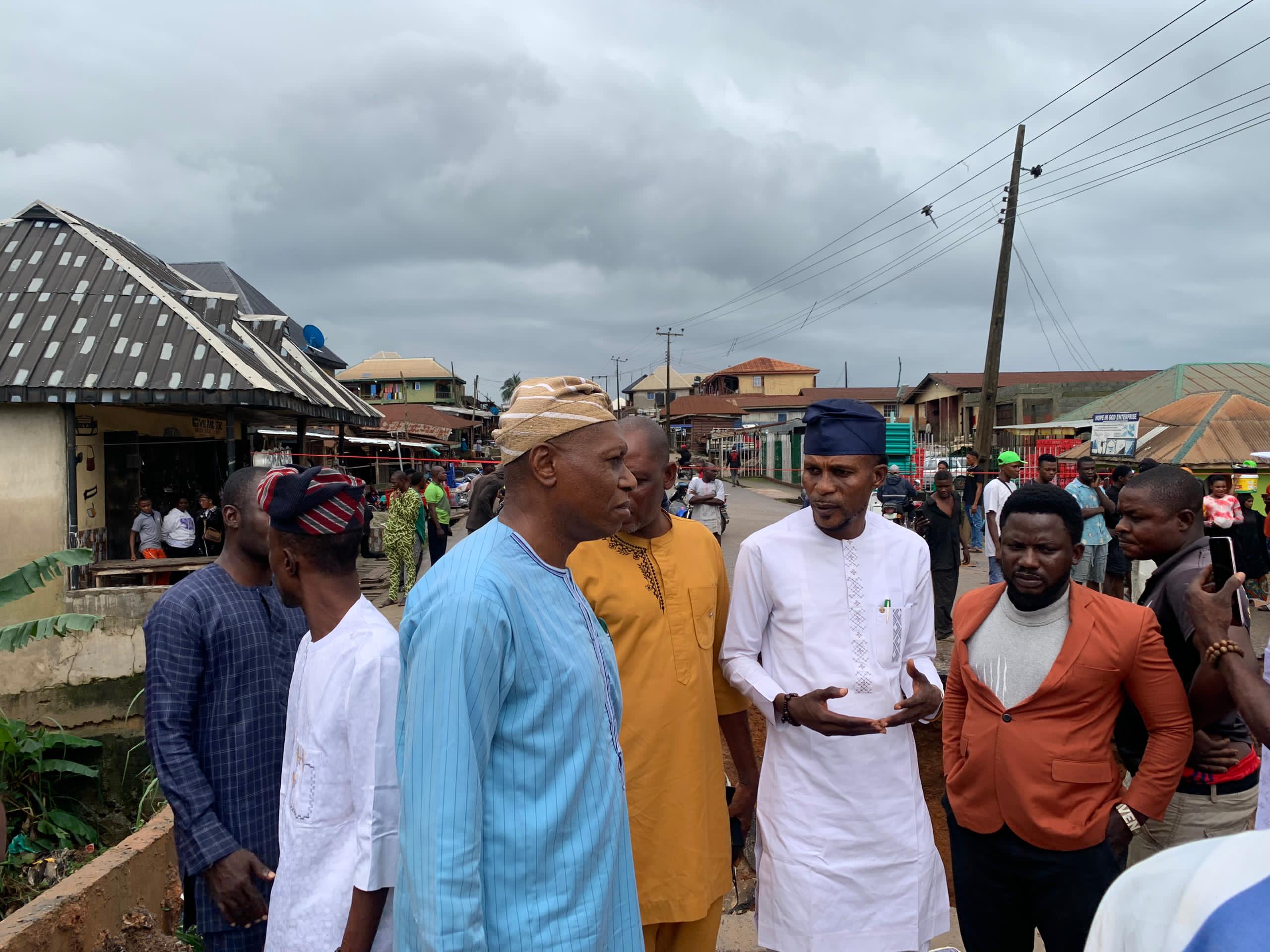 Gov Aiyedatiwa’s Aide, Hon. Wellington Adebawo, ODSEMA Team Visit Landslide Site in Ore, Assure Residents of Immediate Government Intervention [Photos]